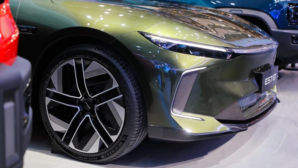  Легковой дуэт. Exeed представил в Гуанчжоу универсал Exlantix ES7 GT и седан ES Hero