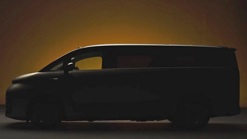  Минивэн Geely Galaxy V900 подготовили к премьере. Это более доступная версия LEVC L380