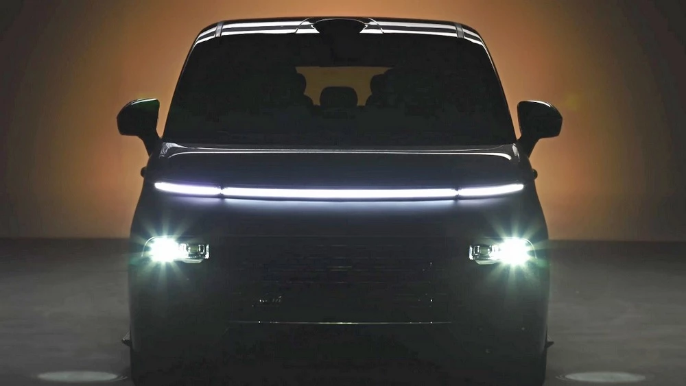  Минивэн Geely Galaxy V900 подготовили к премьере. Это более доступная версия LEVC L380