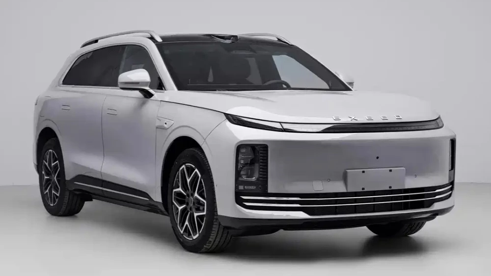  Минпром Китая рассекретил новый кроссовер Exlantix ET7. Эта модель уже продаётся в России