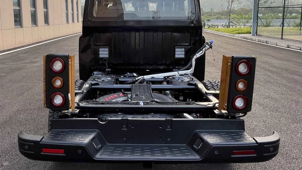  Минпром КНР рассекретил пикап на базе BAW 212. Он будет доступен в двух вариациях