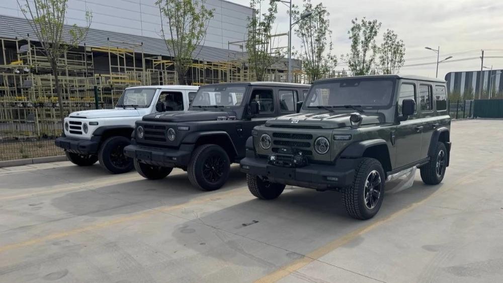  Минпром КНР рассекретил пикап на базе BAW 212. Он будет доступен в двух вариациях