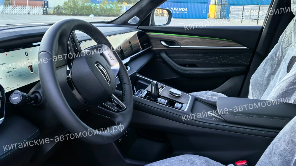  Новые кроссоверы Geely Monjaro отправили в Россию. «Живые» фото