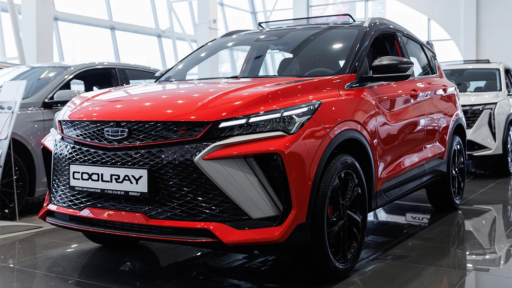  «Новые партии не ждем». Сколько Geely Coolray осталось у дилеров и что они предлагают взамен