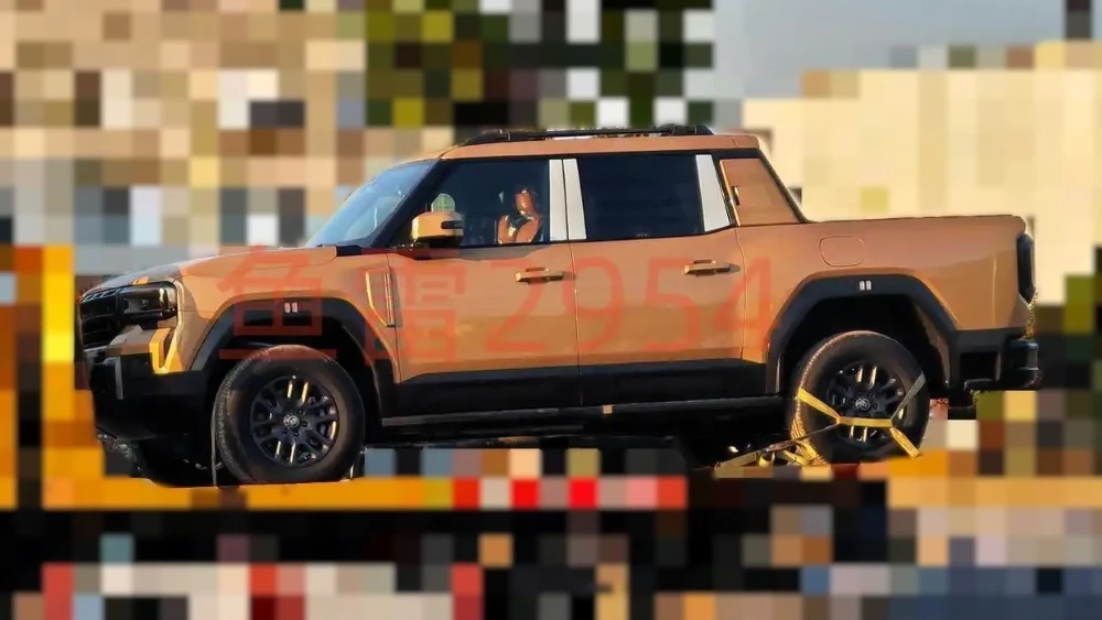  Новый пикап Jetour F700 заметили на автовозе. Он создан на базе внедорожника G700