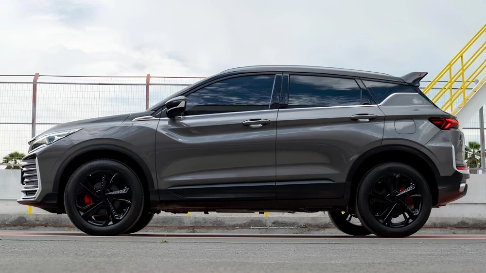  Обновленный Geely Coolray анонсировали для глобального рынка. Как он изменился