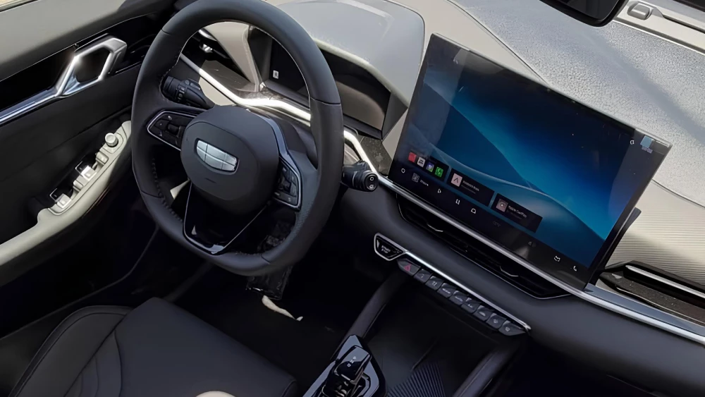  Обновленный Geely Coolray анонсировали для глобального рынка. Как он изменился