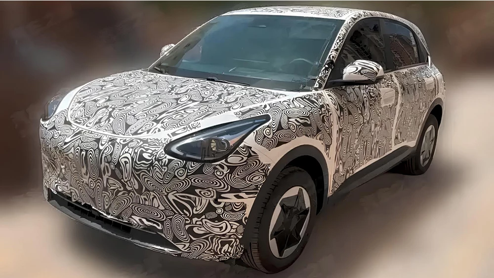  Обновленный Geely EX2 заметили в Китае во время тестов. Китайскому бестселлеру освежат салон