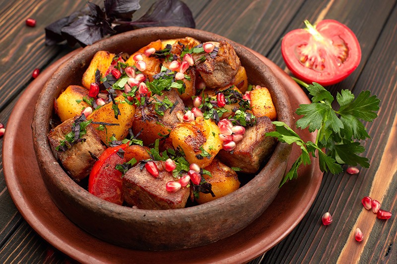 Оджахури по-грузински со свининой, картофелем