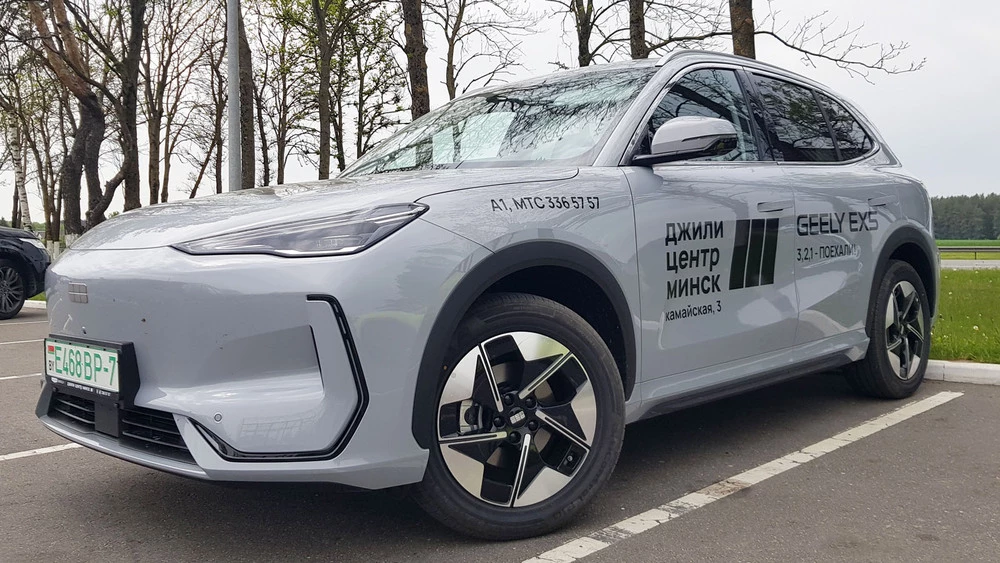 Первый электромобиль белорусской сборки. Станет ли Geely EX5 альтернативой «серому» импорту?