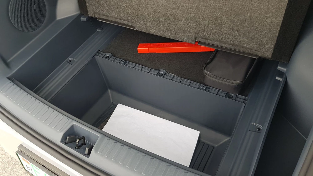 Первый электромобиль белорусской сборки. Станет ли Geely EX5 альтернативой «серому» импорту?