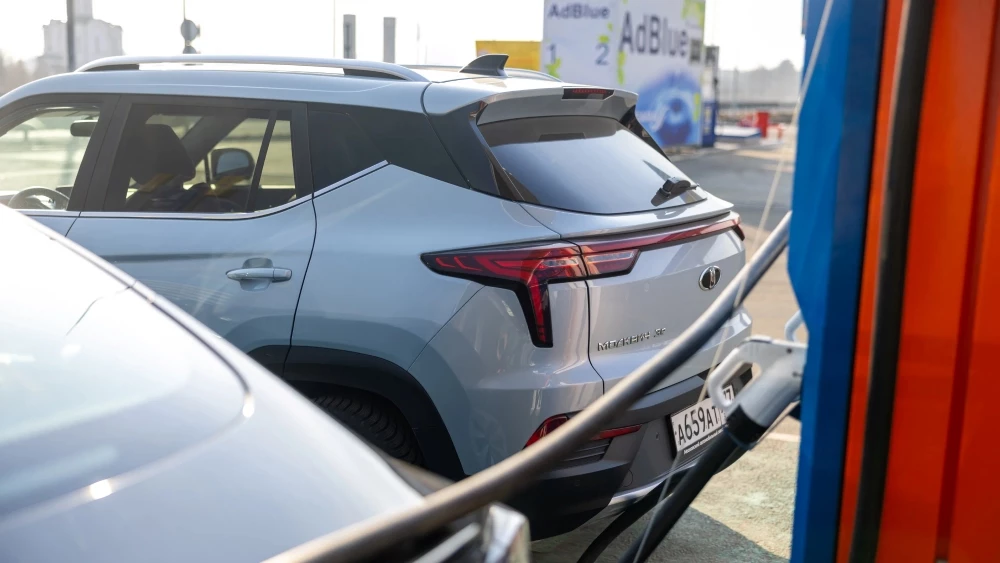  «Покупатель выбирает «универсал на колесах». Есть ли в РФ будущее у электрических седанов?