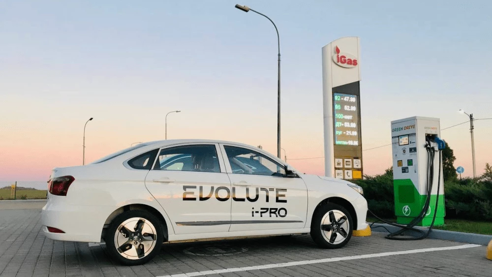  «Покупатель выбирает «универсал на колесах». Есть ли в РФ будущее у электрических седанов?