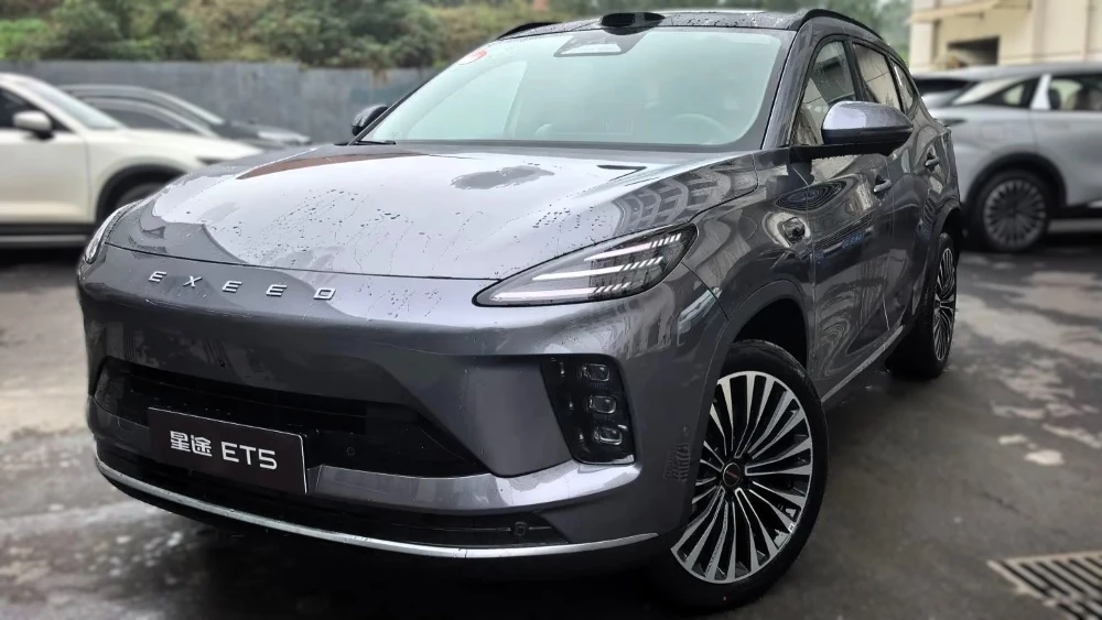  Продажи кроссовера Exeed Exlantix ET5 начались в Китае. Подробнее о ценах и оснащении