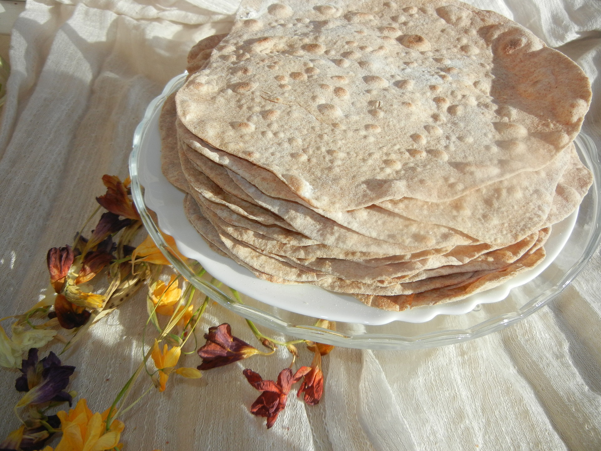 Делаем самый тонкий хлеб, который просвечивает как тюль. Готовится почти моментально