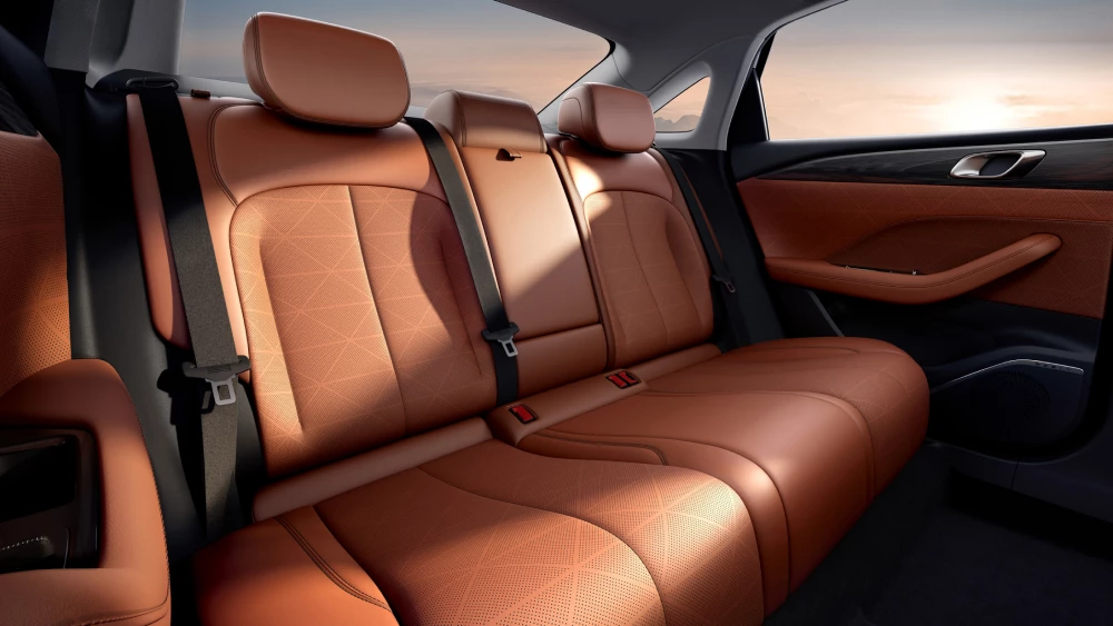  Седан до миллиона. Новый Geely Emgrand пятого поколения вышел в заказ в Китае