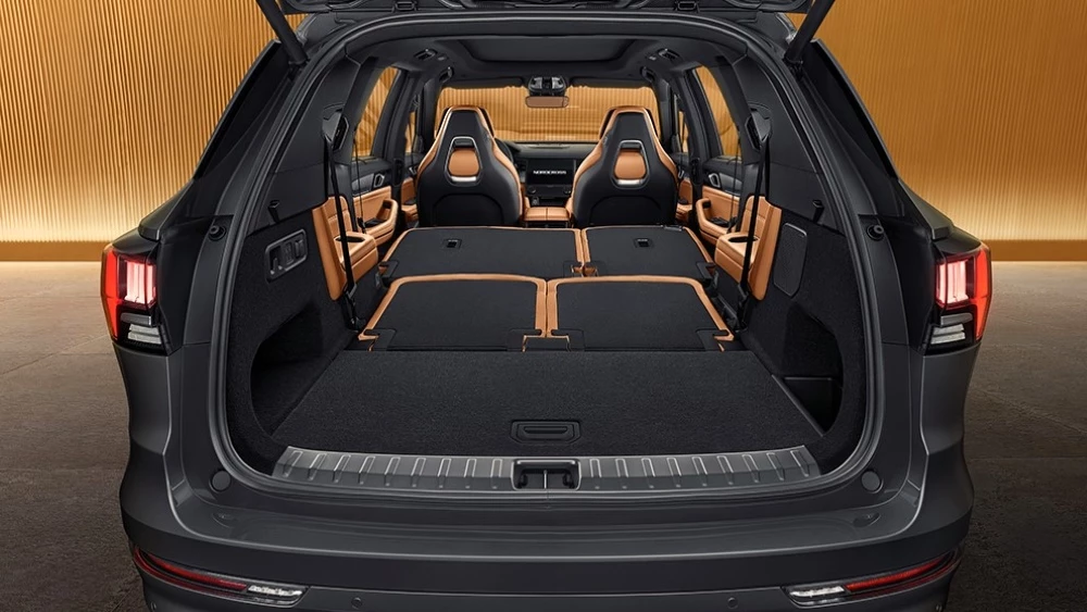  Стала известна официальная цена кроссовера Nordcross 001 в России. У бренда появился сайт