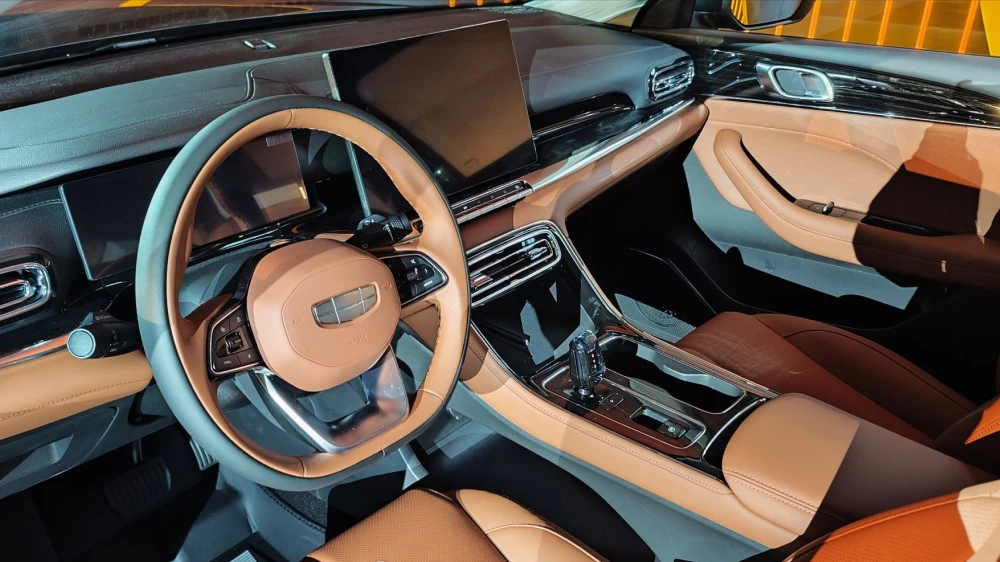 Старт продаж нового Geely Emgrand объявили в Китае. Новая платформа и низкая цена