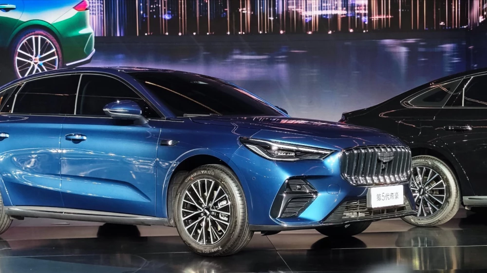 Старт продаж нового Geely Emgrand объявили в Китае. Новая платформа и низкая цена