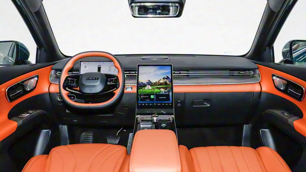 В двух вариантах экстерьера. Новый Chery Tiggo 8 представили в Китае