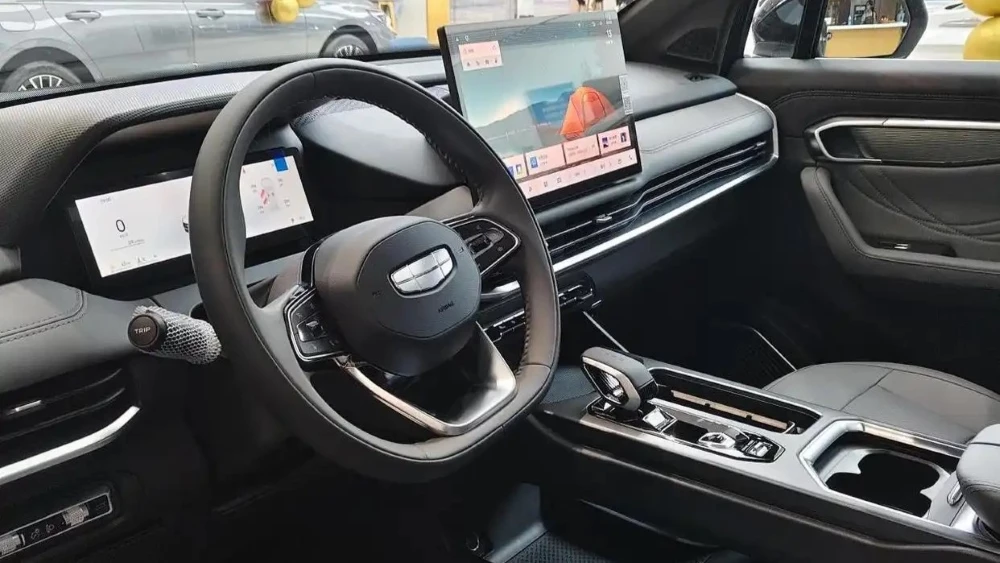  В Китае начались продажи нового Geely Okavango. Основные изменения и цены