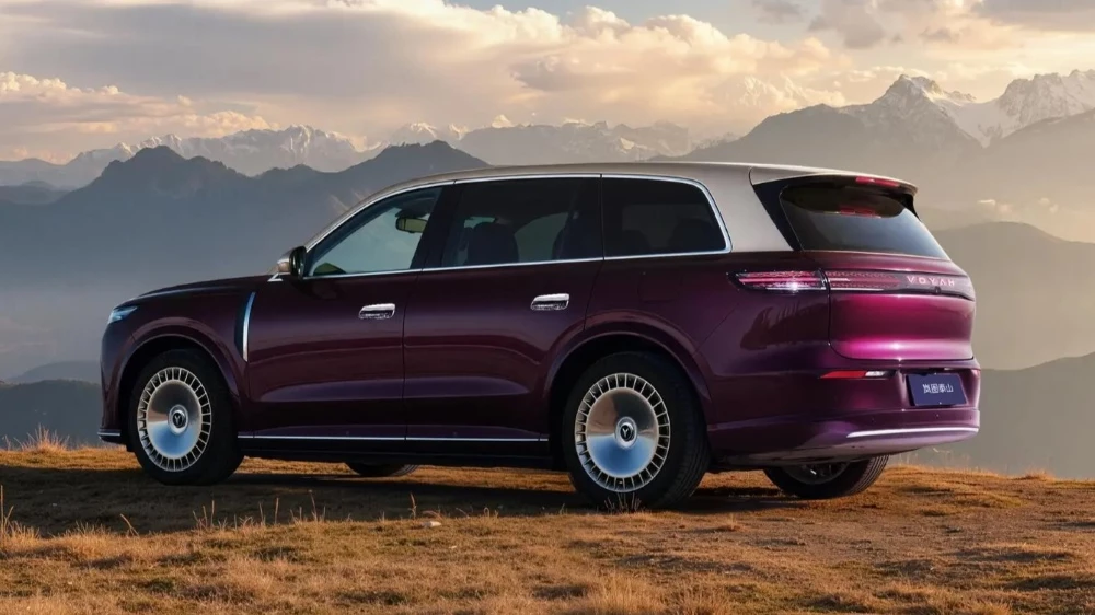 В Китае раскрыли цену Voyah Taishan. Кроссовер может стать ключевым игроком в своем сегменте