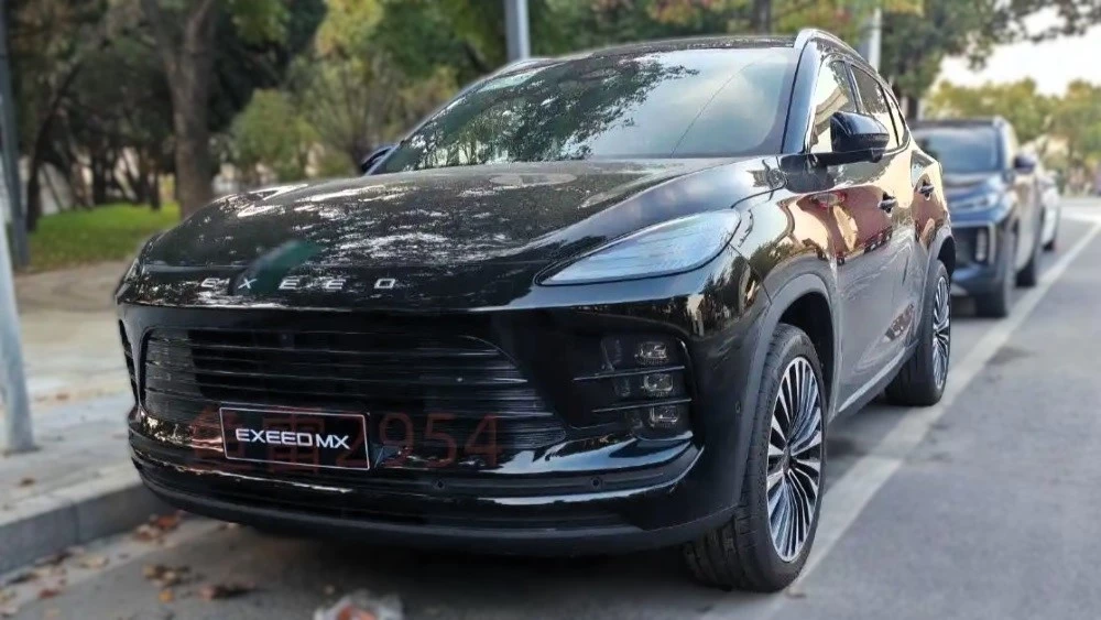 В Китае заметили кроссовер Exeed MX с полным приводом. Он отправится на экспорт