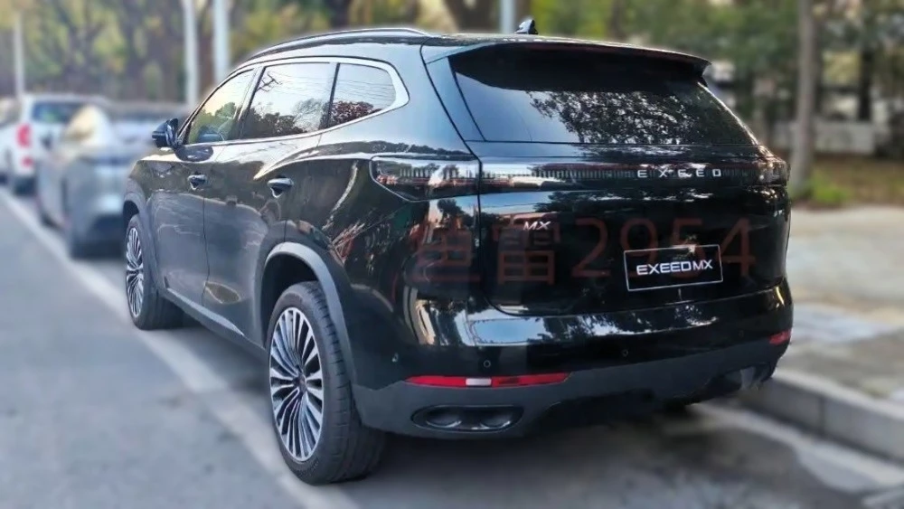  В Китае заметили кроссовер Exeed MX с полным приводом. Он отправится на экспорт