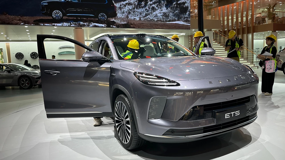 В Китае заметили кроссовер Exeed MX с полным приводом. Он отправится на экспорт