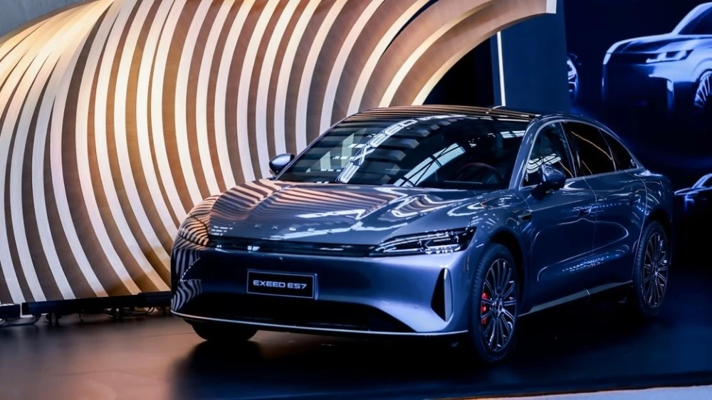 VIP-седан Chery. Fulwin A9L получил версию с 4-местным салоном и полным приводом