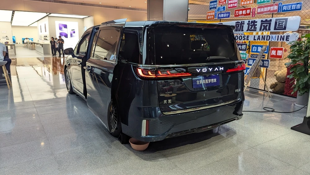 Voyah привезет в Россию минивэн Dream+. 8 интересных фактов и «живые» фото