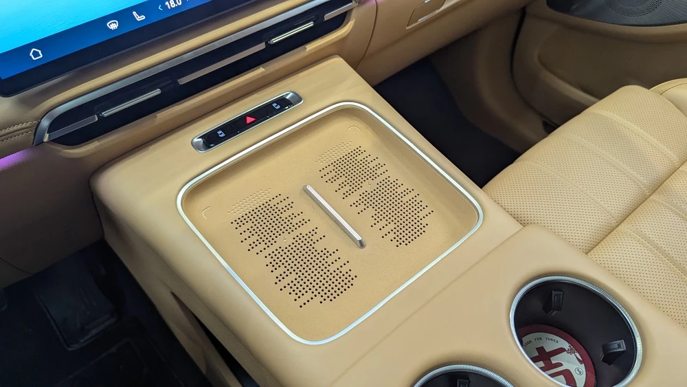 Voyah привезет в Россию минивэн Dream+. 8 интересных фактов и «живые» фото