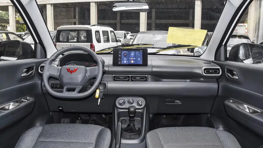  Wuling выпустил обновленный универсал за 600 тысяч рублей. У него две заряжаемые версии