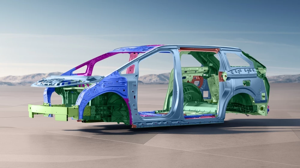  XPeng X9 стал самым дальнобойным семиместным минивэном в мире. Цены и оснащение