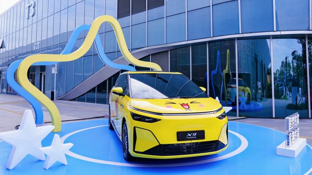  XPeng X9 стал самым дальнобойным семиместным минивэном в мире. Цены и оснащение