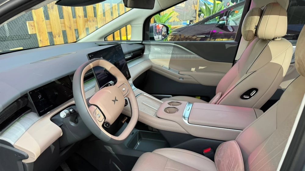  XPeng X9 стал самым дальнобойным семиместным минивэном в мире. Цены и оснащение