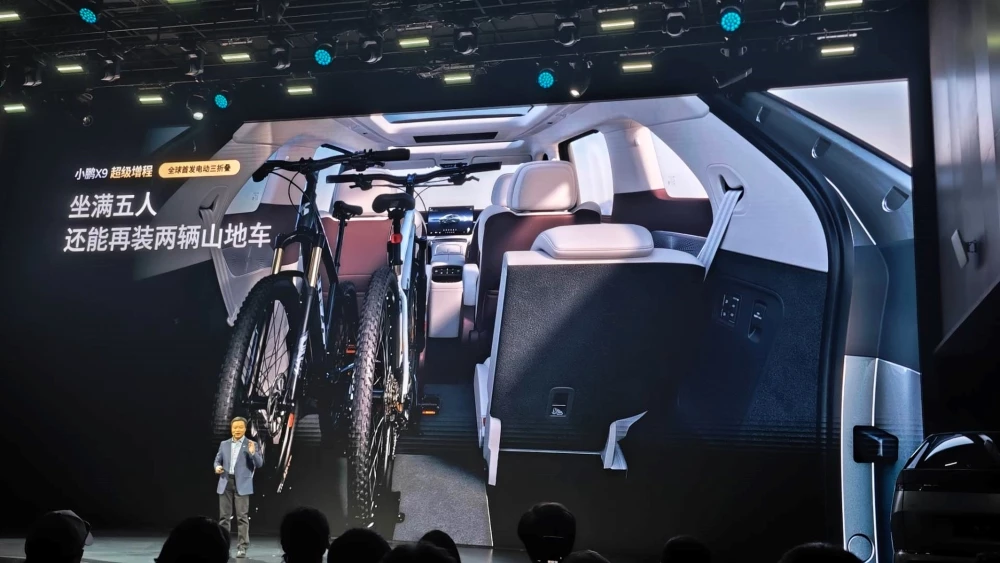  XPeng X9 стал самым дальнобойным семиместным минивэном в мире. Цены и оснащение