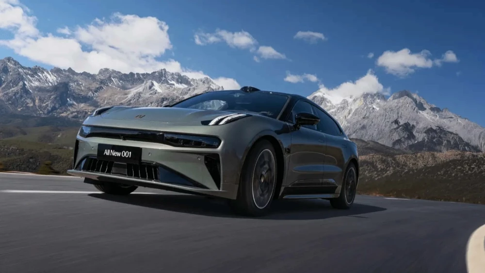  Zeekr попросил у клиентов 1,75 млрд рублей. За эти деньги он обновит им машины, причем платно