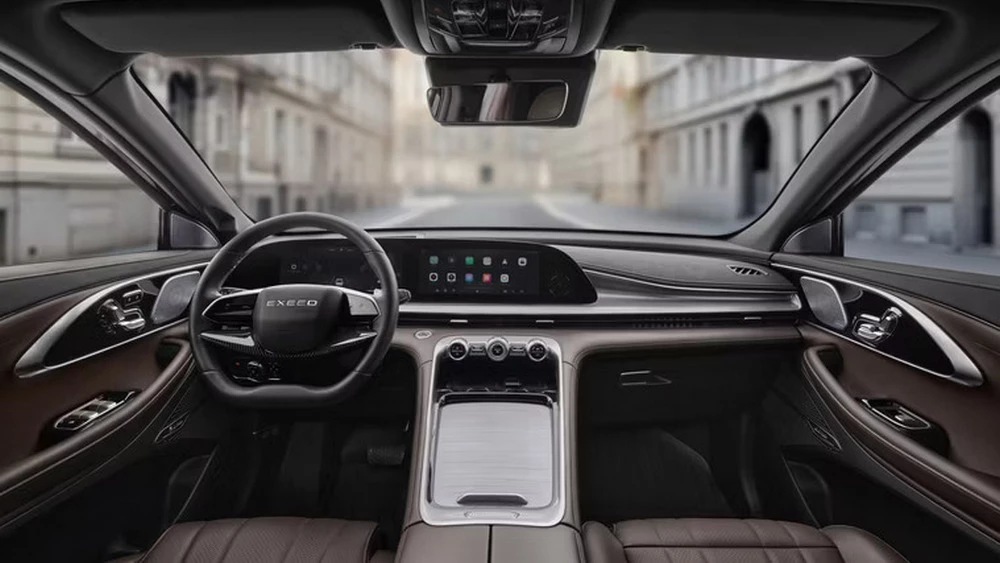  «Желательно успеть до 1 декабря». Проверяем, есть ли на рынке дефицит кроссоверов Exeed LX