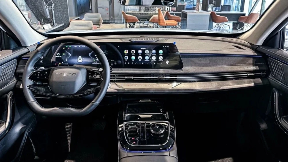  «Желательно успеть до 1 декабря». Проверяем, есть ли на рынке дефицит кроссоверов Exeed LX