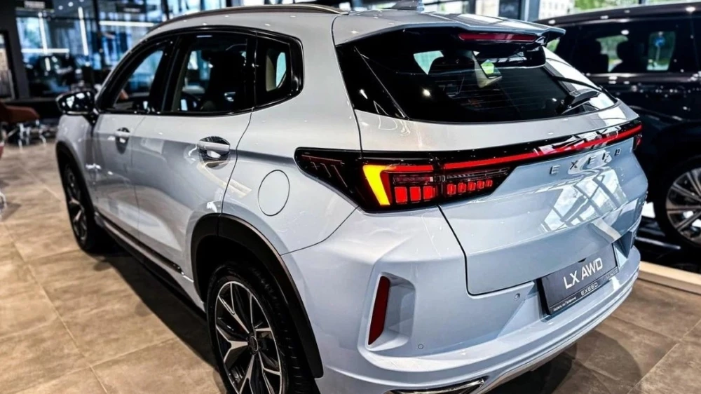  «Желательно успеть до 1 декабря». Проверяем, есть ли на рынке дефицит кроссоверов Exeed LX