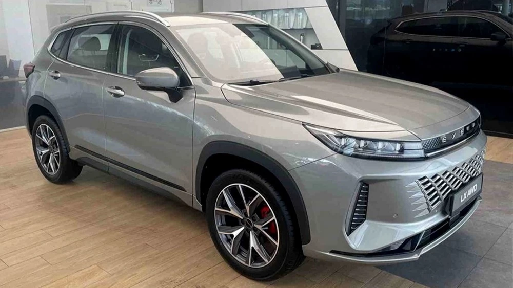  «Желательно успеть до 1 декабря». Проверяем, есть ли на рынке дефицит кроссоверов Exeed LX