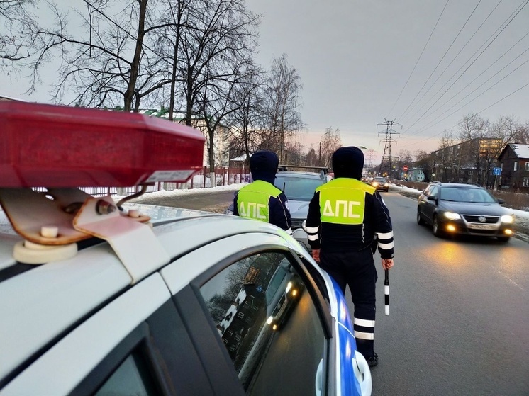 В Петрозаводским водителям напомнили о штрафах за грязные автомобильные номера