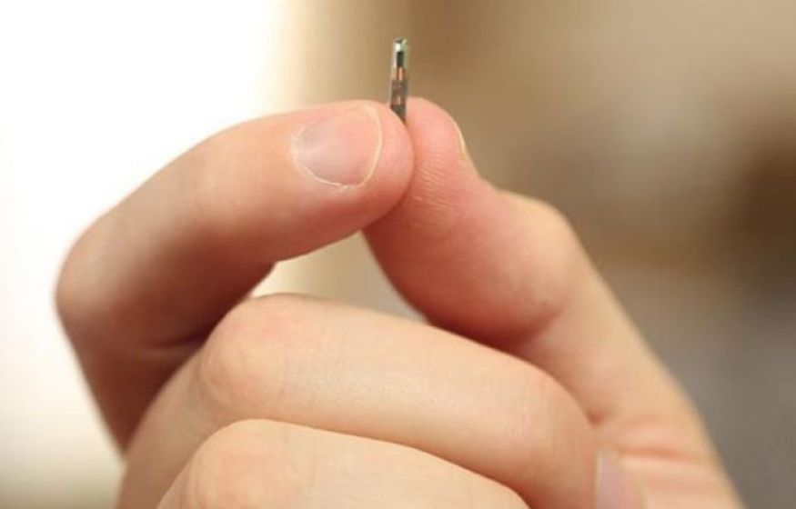 Чип в руке, пароль потерян: мужчина создал собственный кошмар будущего