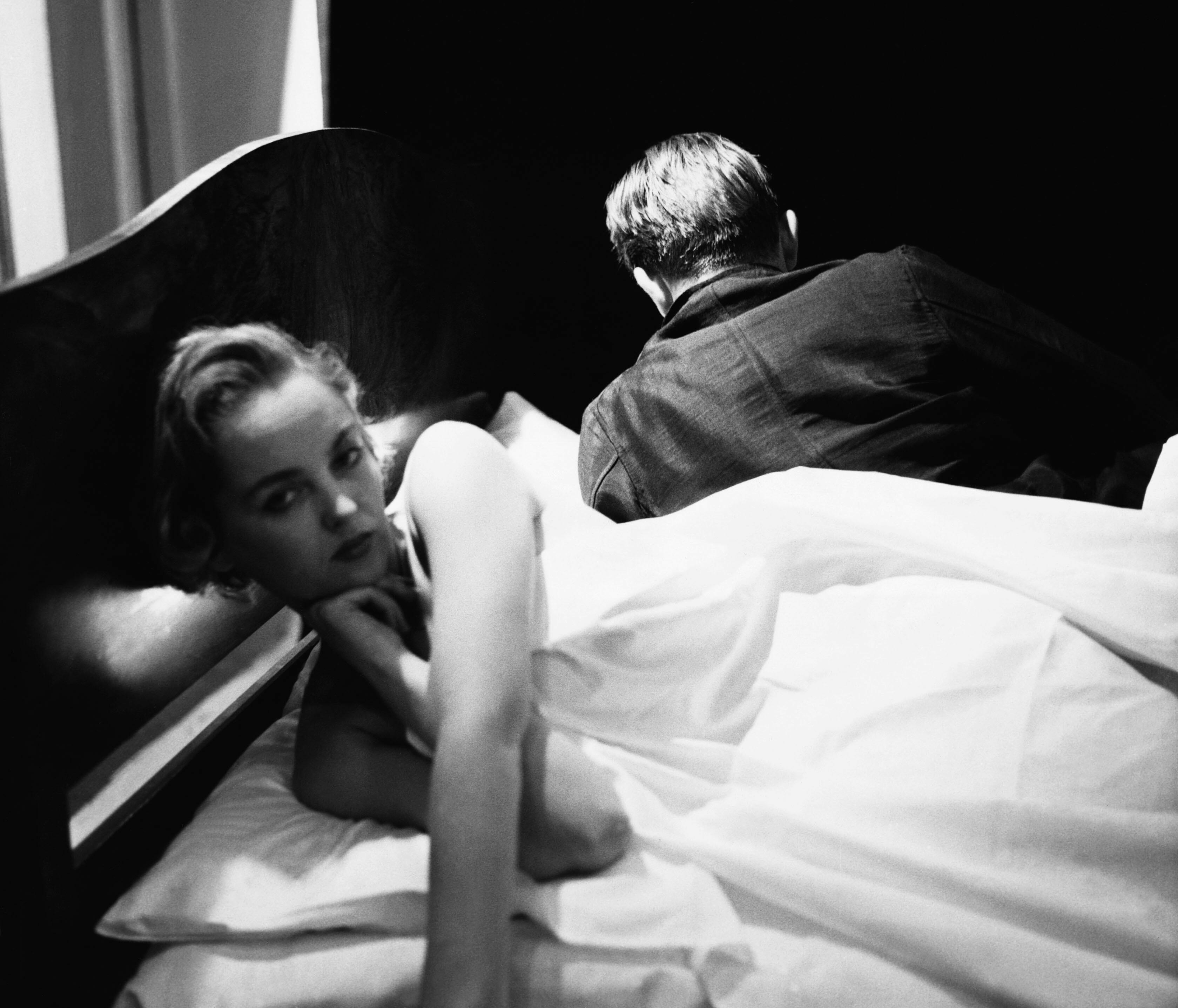 Неожиданная причина: почему женщины изменяют чаще