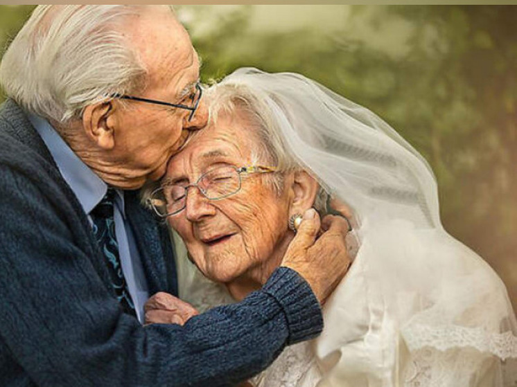 Влюбленная семидесяти восьмидесятилетняя петрозаводчанка была обманута мошенником в своих самых лучших чувствах