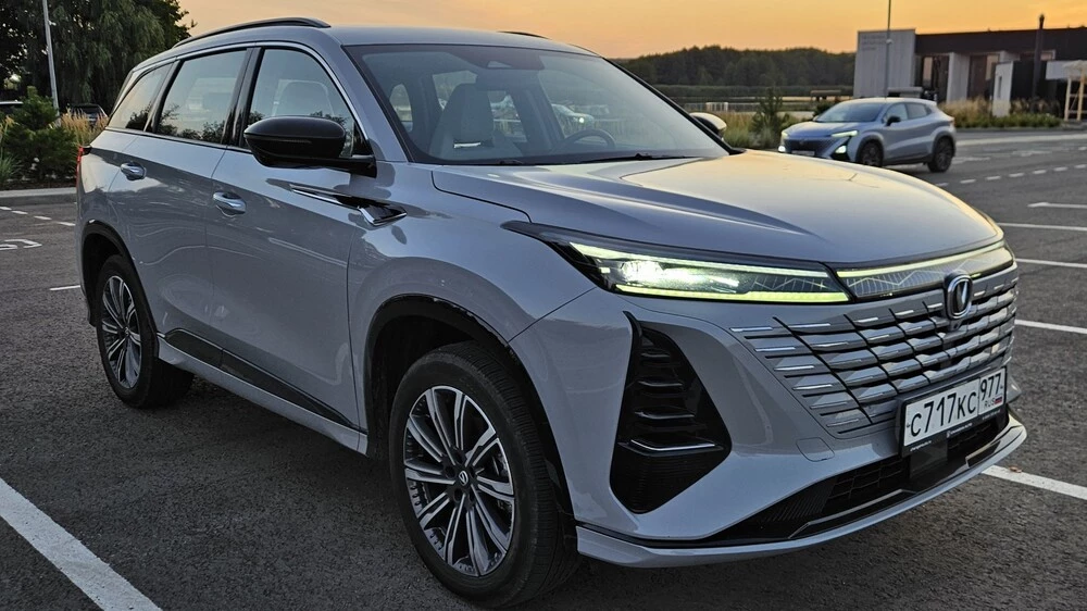 Цена на новый Changan CS75 Plus стала известна в России. Новинку можно купить