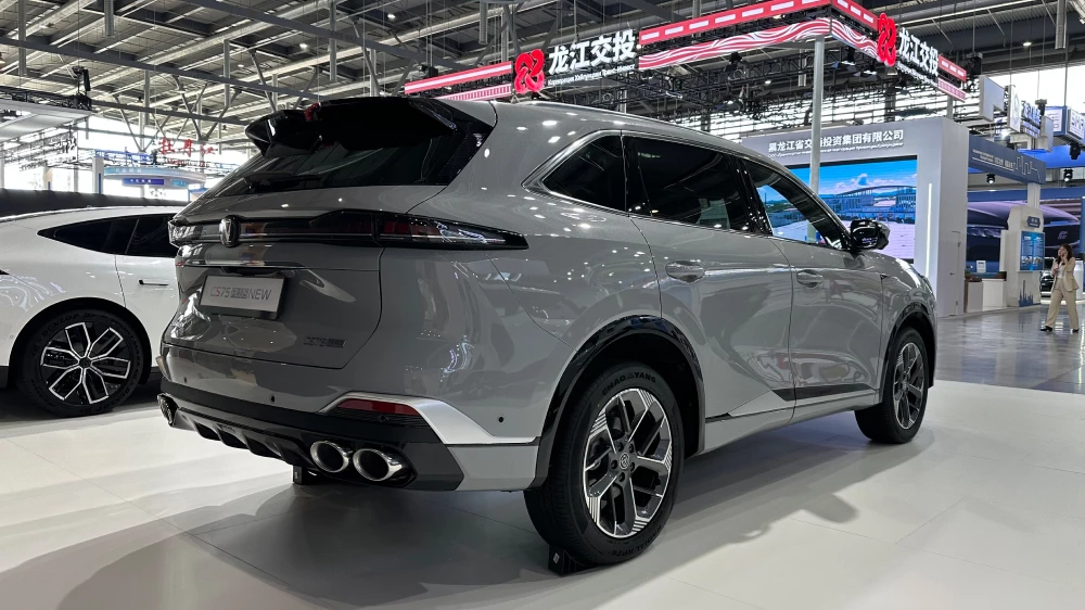 Цена на новый Changan CS75 Plus стала известна в России. Новинку можно купить