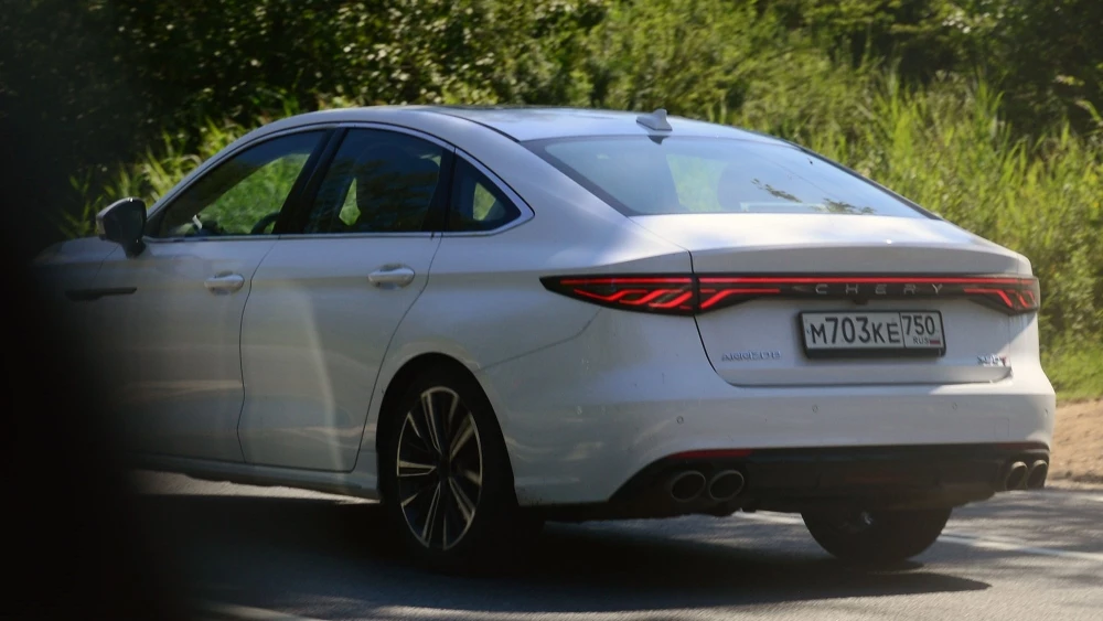 Chery представила в Китае новый седан Arrizo 8 Pro 400T. Он получил более мощный ДВС