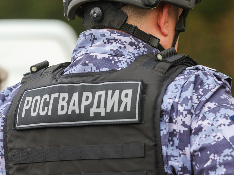 В Москве задержан нетрезвый мужчина проник в здание школы, матерился и уснул